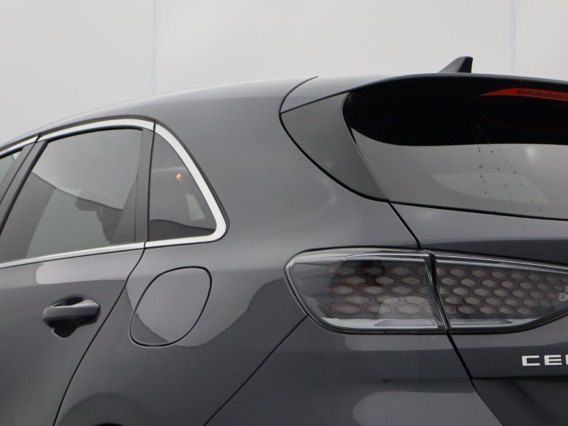 2025 (25) KIA CEED 1.5T GDi ISG 138 GT-Line 5dr 4829436