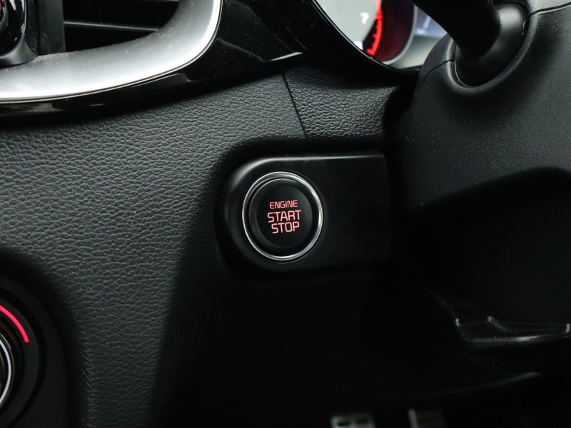 2025 (25) KIA CEED 1.5T GDi ISG 138 GT-Line 5dr 4829461