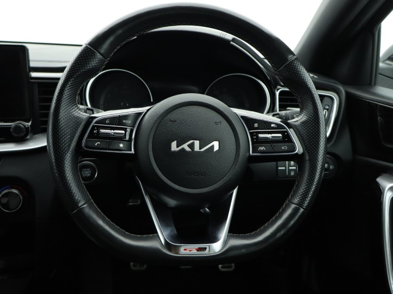 2025 (25) KIA CEED 1.5T GDi ISG 138 GT-Line 5dr 4829428