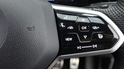 2020 (70) VOLKSWAGEN GOLF 2.0 TDI Life 5dr DSG 4855030