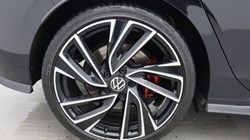 2020 (70) VOLKSWAGEN GOLF 2.0 TDI Life 5dr DSG 4855003