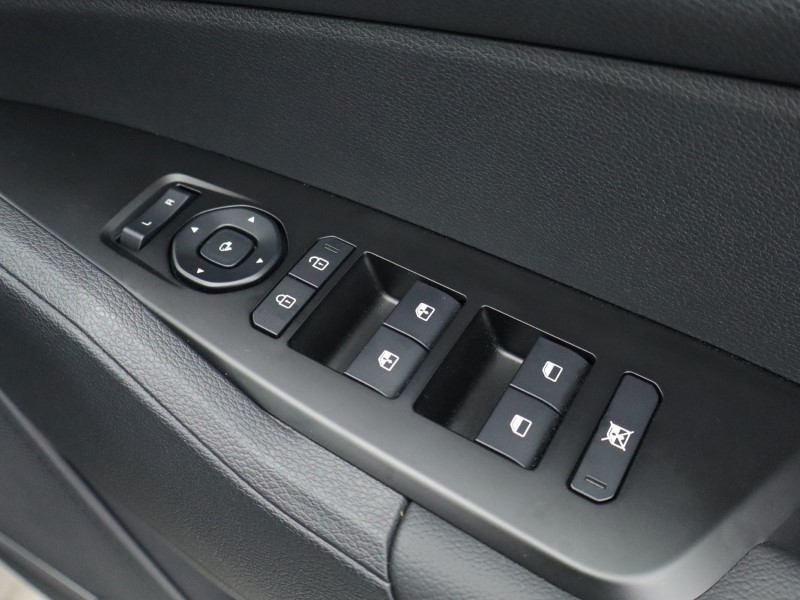 2025 (75) KIA SPORTAGE 1.6T GDi HEV Pure 5dr Auto 4898906