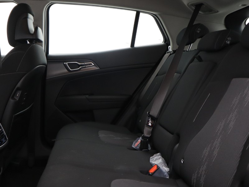 2025 (75) KIA SPORTAGE 1.6T GDi HEV Pure 5dr Auto 4898893