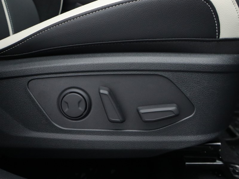 2025 (75) KIA SPORTAGE 1.6T GDi HEV GT-Line S 5dr Auto 4899874