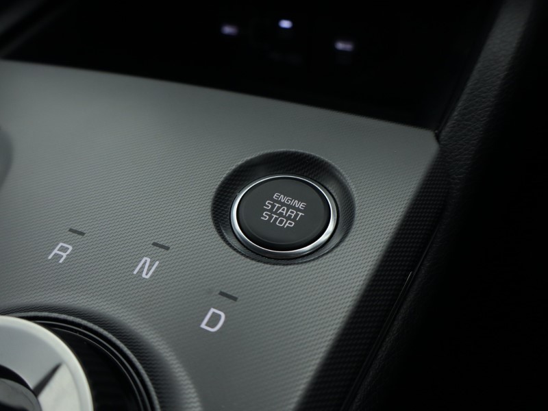 2025 (75) KIA SPORTAGE 1.6T GDi HEV Pure 5dr Auto 4900060