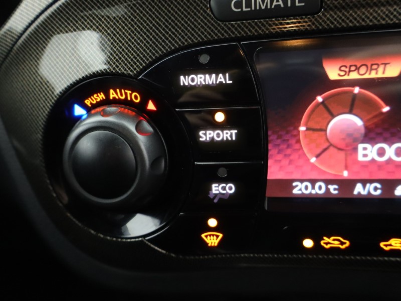 2017 (17) NISSAN JUKE 1.6 DiG-T Nismo RS 5dr 4907356