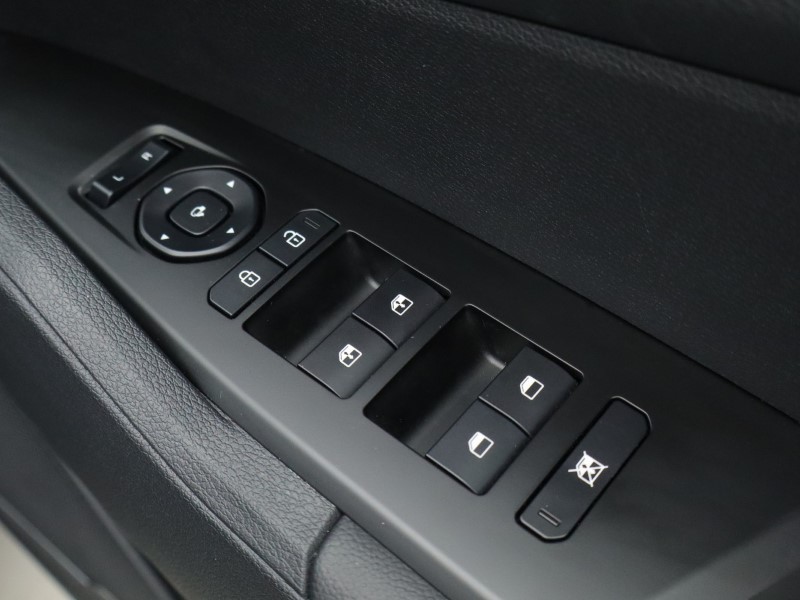 2025 (75) KIA SPORTAGE 1.6T GDi HEV Pure 5dr Auto 4914885