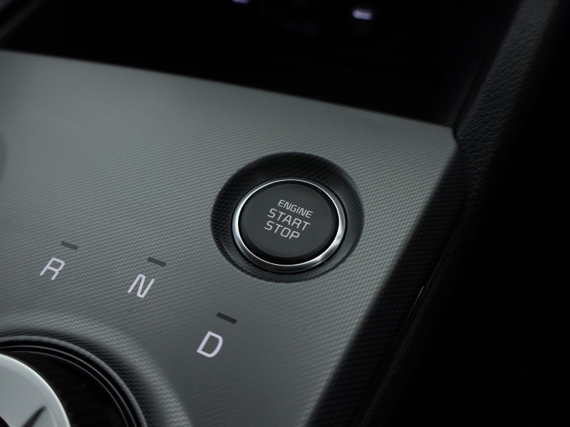 2025 (75) KIA SPORTAGE 1.6T GDi HEV Pure 5dr Auto 4914899