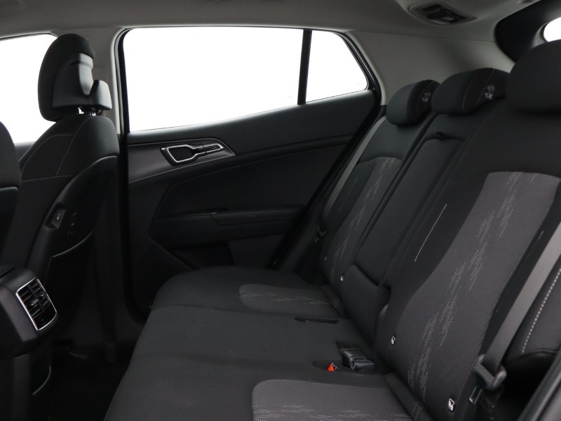 2025 (75) KIA SPORTAGE 1.6T GDi HEV Pure 5dr Auto 4914863