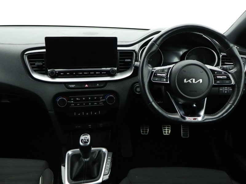 2025 (25) KIA CEED 1.5T GDi ISG 138 GT-Line 5dr 4977120