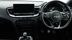 2025 (25) KIA CEED 1.5T GDi ISG 138 GT-Line 5dr 4977120