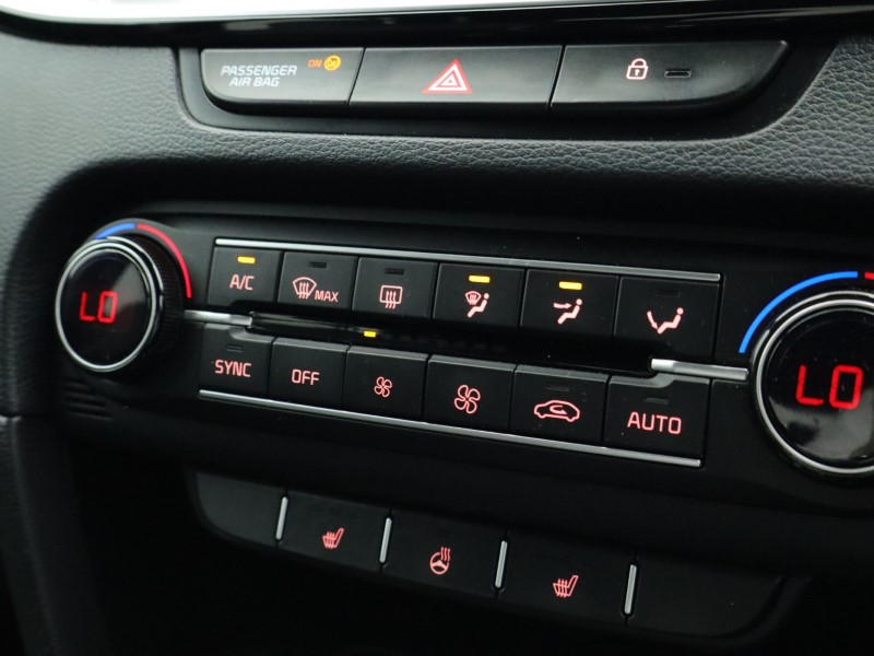 2025 (25) KIA CEED 1.5T GDi ISG 138 GT-Line 5dr 4977149