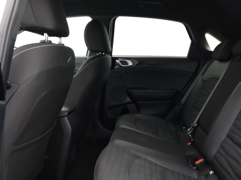 2025 (25) KIA CEED 1.5T GDi ISG 138 GT-Line 5dr 4977115