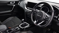 2025 (25) KIA CEED 1.5T GDi ISG 138 GT-Line 5dr 4977141