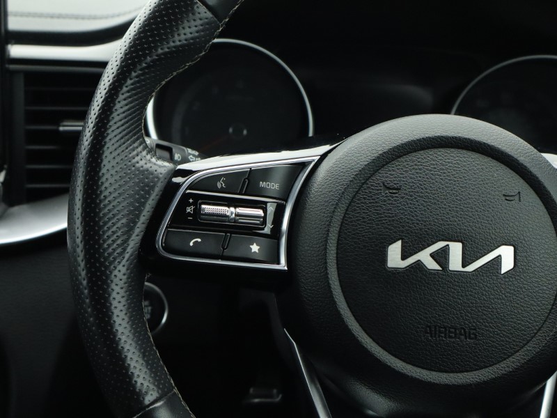 2025 (25) KIA CEED 1.5T GDi ISG 138 GT-Line 5dr 4977138