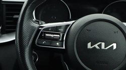 2025 (25) KIA CEED 1.5T GDi ISG 138 GT-Line 5dr 4977138