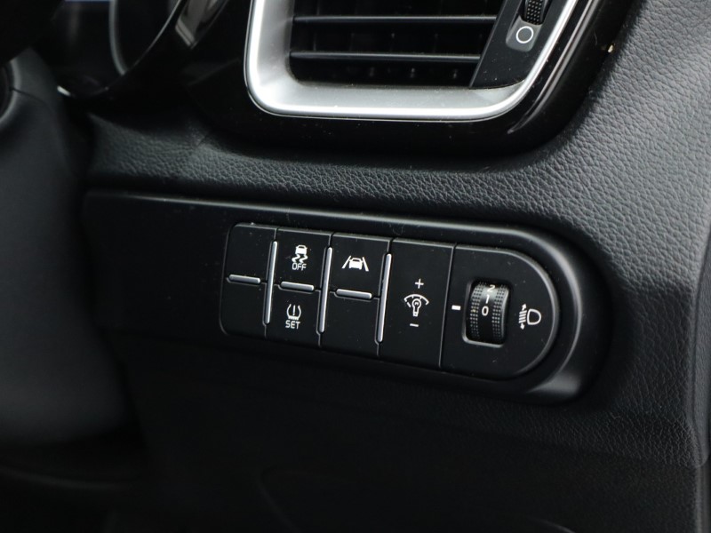 2025 (25) KIA CEED 1.5T GDi ISG 138 GT-Line 5dr 4977143