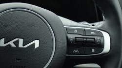 2025 (25) KIA SPORTAGE 1.6T GDi 207 HEV 3 5dr Auto 4979550