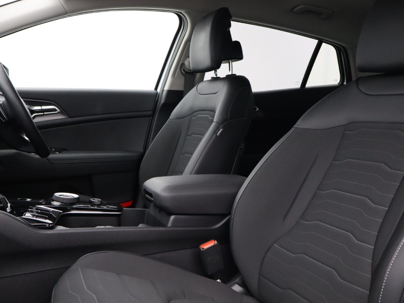 2025 (25) KIA SPORTAGE 1.6T GDi 207 HEV 3 5dr Auto 4979534