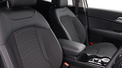 2025 (25) KIA SPORTAGE 1.6T GDi 207 HEV 3 5dr Auto 4979559