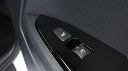 2025 (25) KIA SPORTAGE 1.6T GDi 207 HEV 3 5dr Auto 4979552