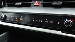 2025 (25) KIA SPORTAGE 1.6T GDi 207 HEV 3 5dr Auto 4979568