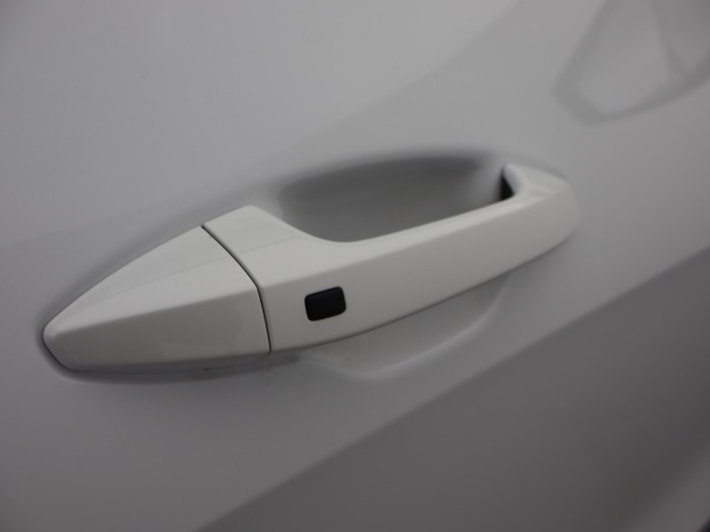 2025 (25) KIA SPORTAGE 1.6T GDi 207 HEV 3 5dr Auto 4979554