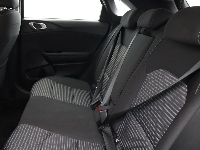 2025 (25) KIA CEED 1.5T GDi ISG 138 2 5dr 5093032