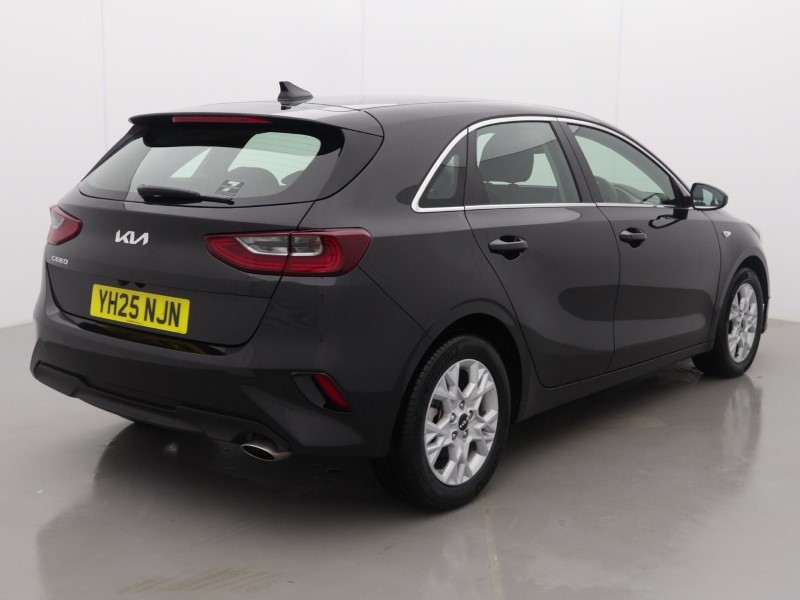 2025 (25) KIA CEED 1.5T GDi ISG 138 2 5dr 5093041