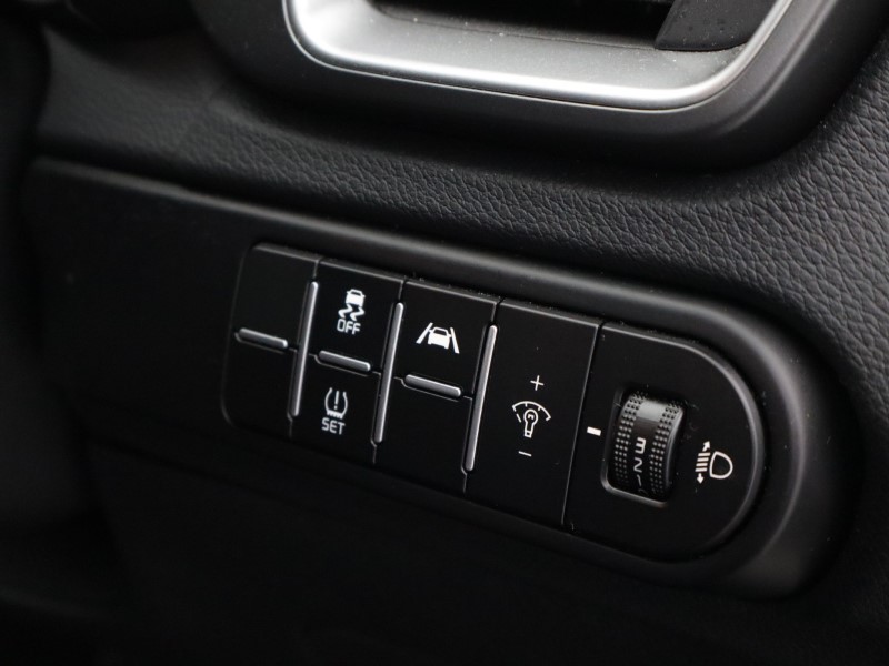 2025 (25) KIA CEED 1.5T GDi ISG 138 2 5dr 5093052