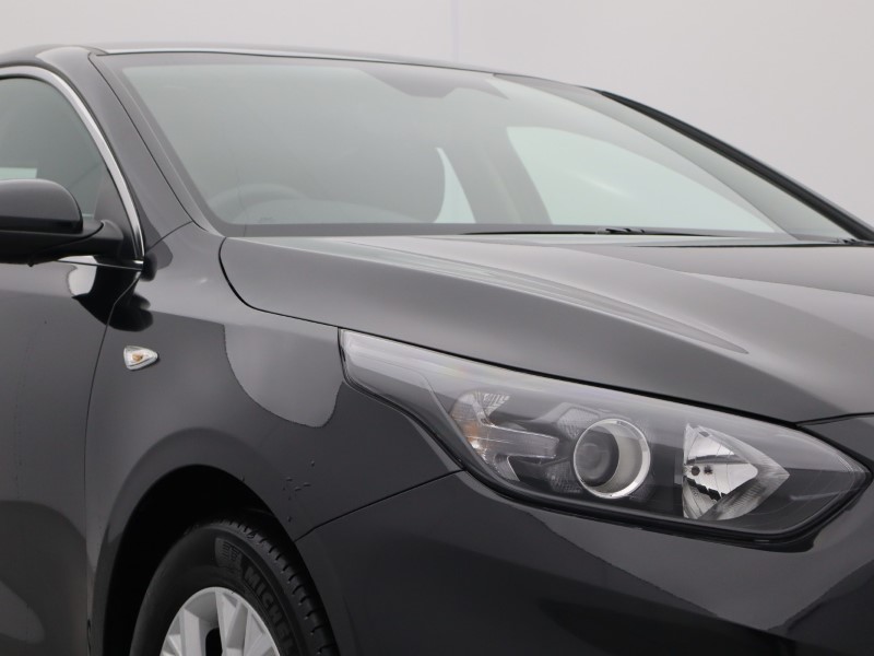 2025 (25) KIA CEED 1.5T GDi ISG 138 2 5dr 5093071