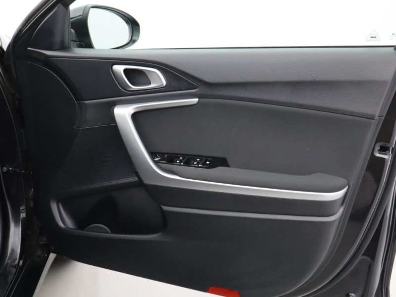 2025 (25) KIA CEED 1.5T GDi ISG 138 2 5dr 5093047