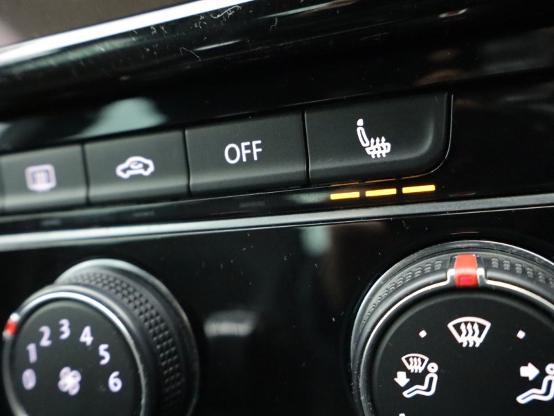 2019 (19) VOLKSWAGEN GOLF 1.5 TSI EVO 150 R-Line 5dr DSG 4976312