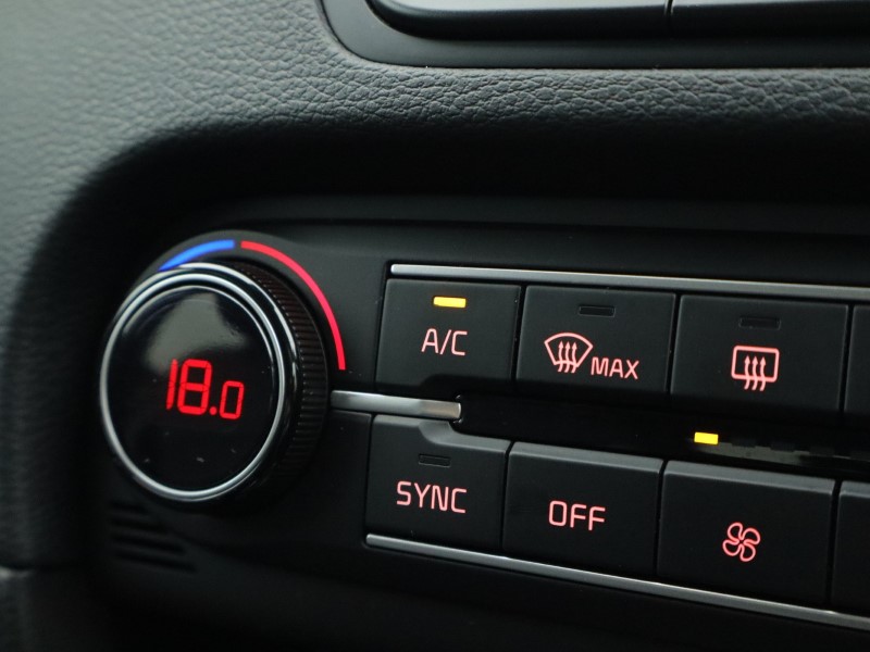 2025 (74) KIA XCEED 1.5T GDi ISG 138 3 5dr 4977463