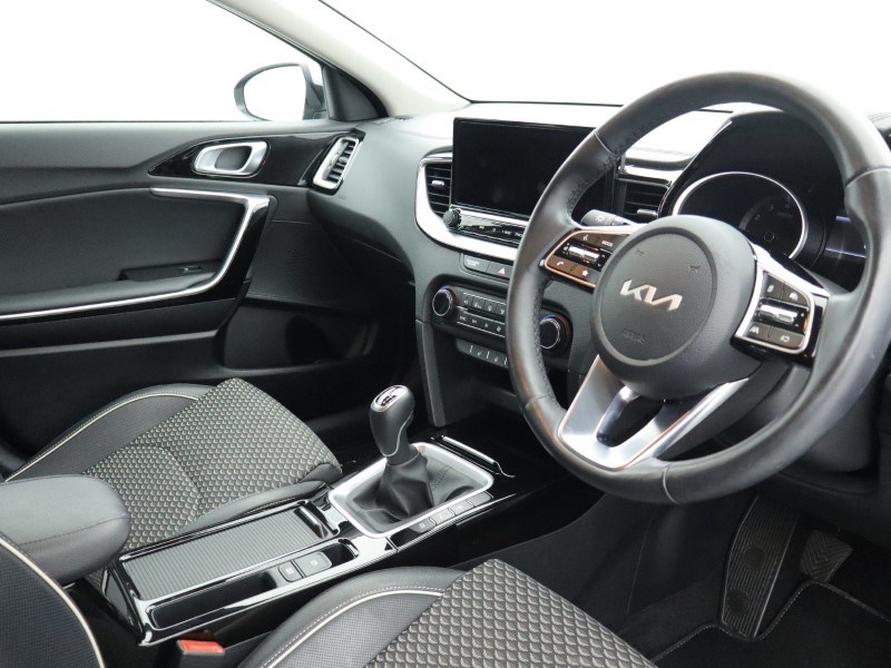 2025 (74) KIA XCEED 1.5T GDi ISG 138 3 5dr 4977453