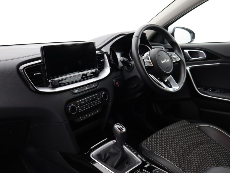 2025 (74) KIA XCEED 1.5T GDi ISG 138 3 5dr 4977446