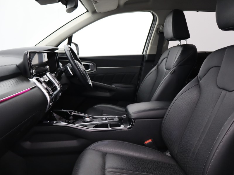 2022 (72) KIA SORENTO 1.6 T-GDi HEV 3 5dr Auto 5014943