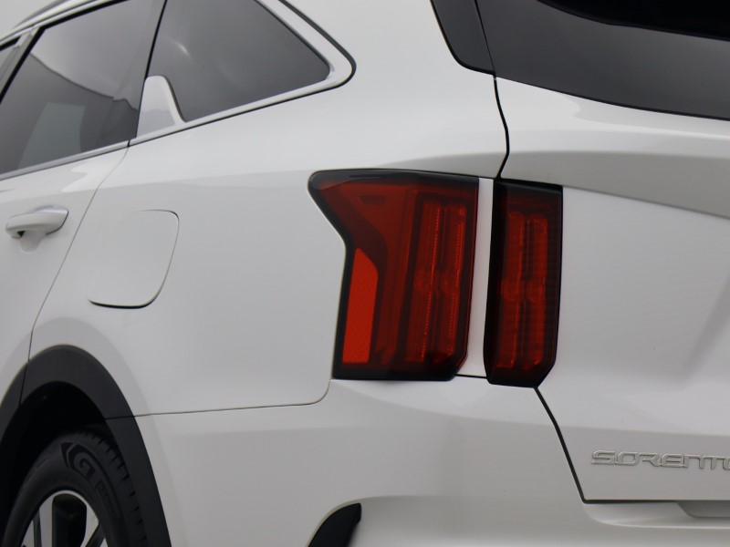 2022 (72) KIA SORENTO 1.6 T-GDi HEV 3 5dr Auto 5014997