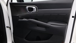 2022 (72) KIA SORENTO 1.6 T-GDi HEV 3 5dr Auto 5014966