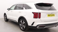 2022 (72) KIA SORENTO 1.6 T-GDi HEV 3 5dr Auto 1