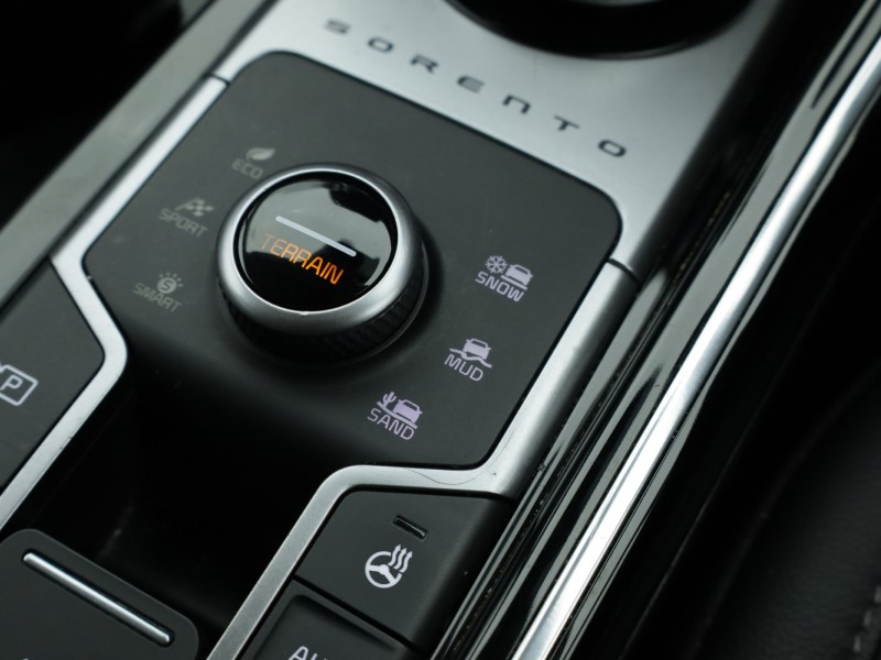 2022 (72) KIA SORENTO 1.6 T-GDi HEV 3 5dr Auto 5014987