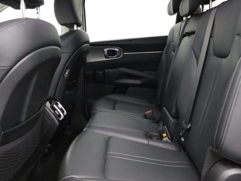 2022 (72) KIA SORENTO 1.6 T-GDi HEV 3 5dr Auto 5014944