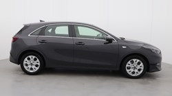 2025 (25) KIA CEED 1.5T GDi ISG 138 2 5dr 5043386