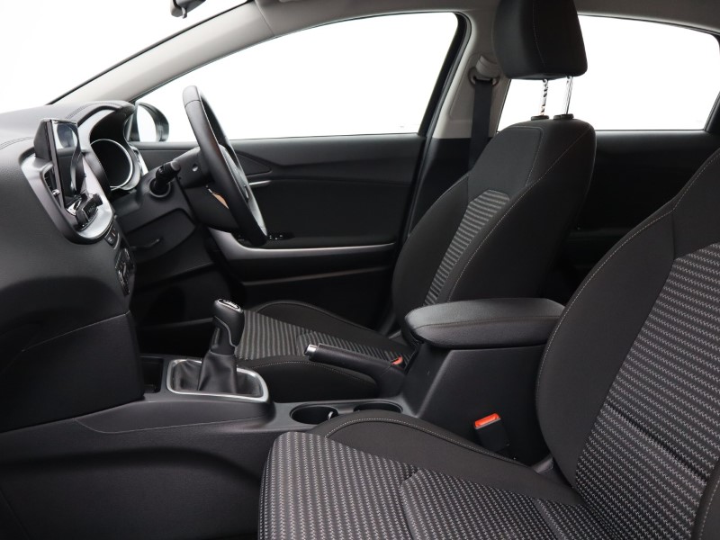 2025 (25) KIA CEED 1.5T GDi ISG 138 2 5dr 5043384