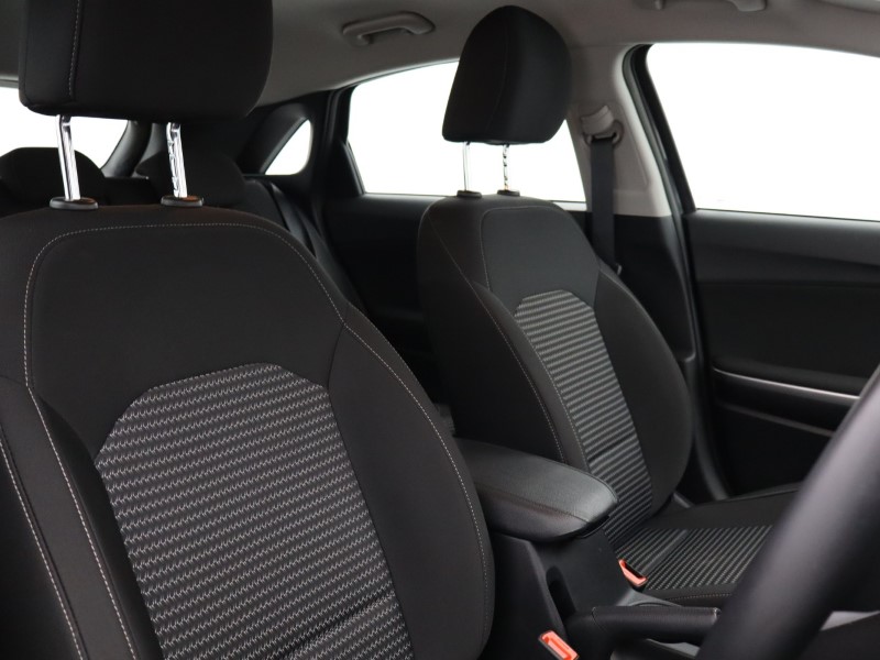 2025 (25) KIA CEED 1.5T GDi ISG 138 2 5dr 5043404