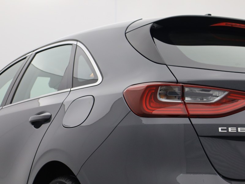 2025 (25) KIA CEED 1.5T GDi ISG 138 2 5dr 5043421