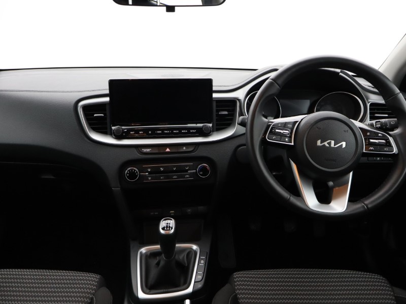 2025 (25) KIA CEED 1.5T GDi ISG 138 2 5dr 5043396
