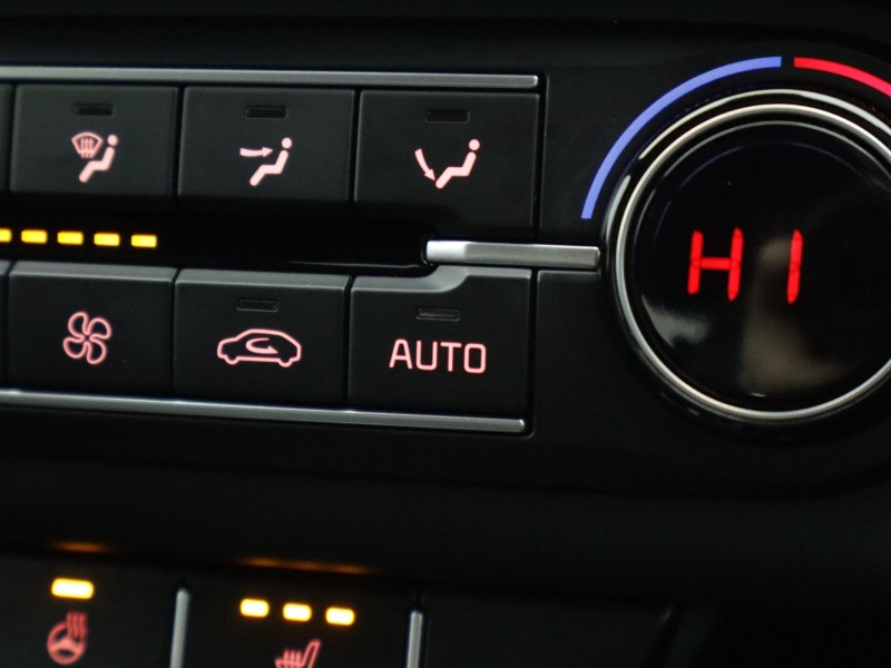 2022 (72) KIA CEED 1.5T GDi ISG GT-Line 5dr 5013658