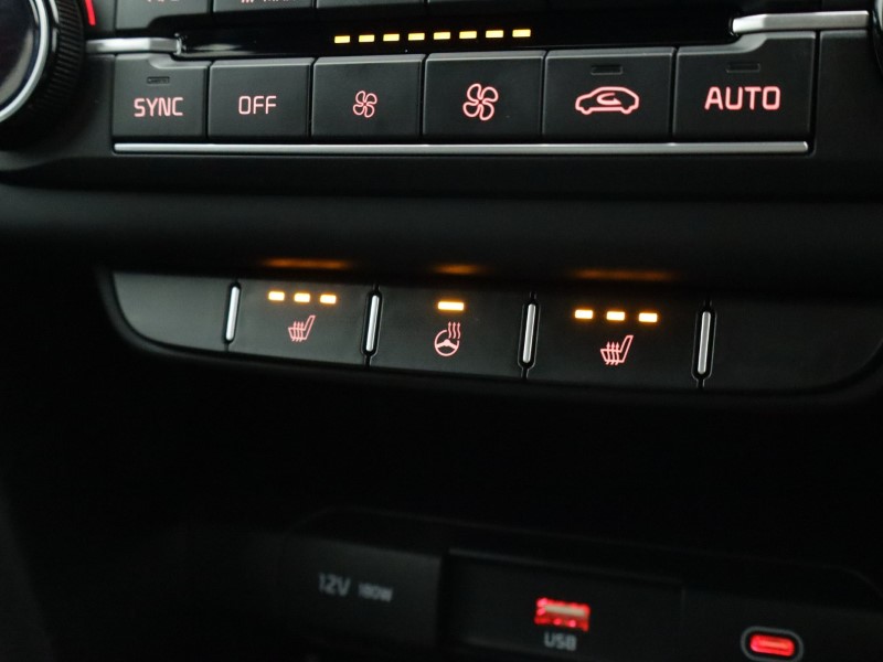 2022 (72) KIA CEED 1.5T GDi ISG GT-Line 5dr 5013659