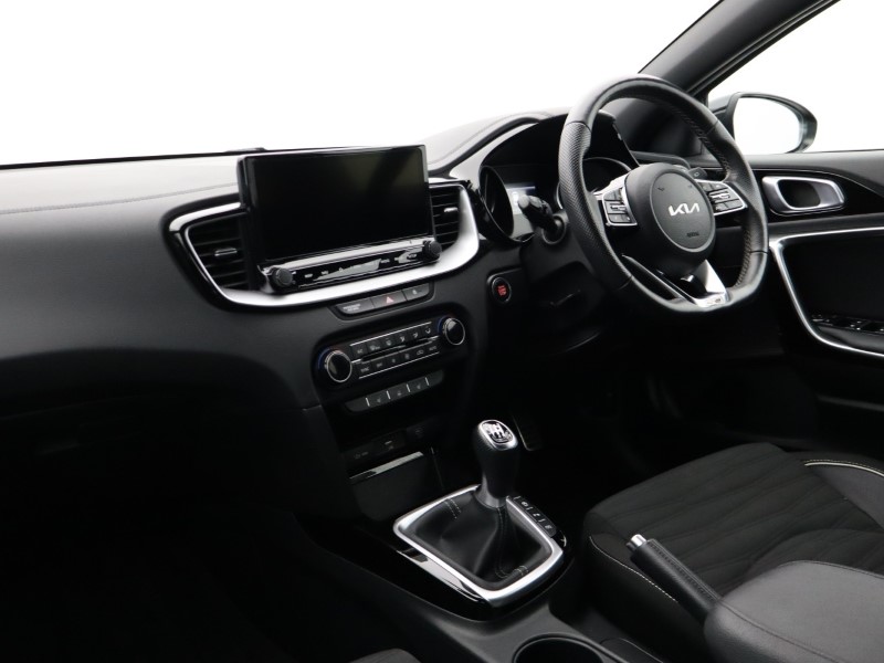 2022 (72) KIA CEED 1.5T GDi ISG GT-Line 5dr 5013631